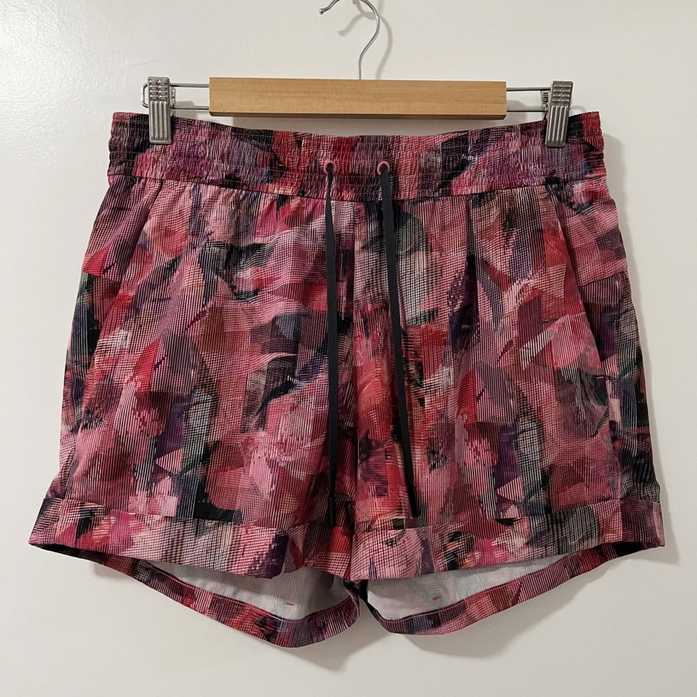 Lululemon Spring Break Away‎ Short Intertwined Its Raining Pink Multi Size 8